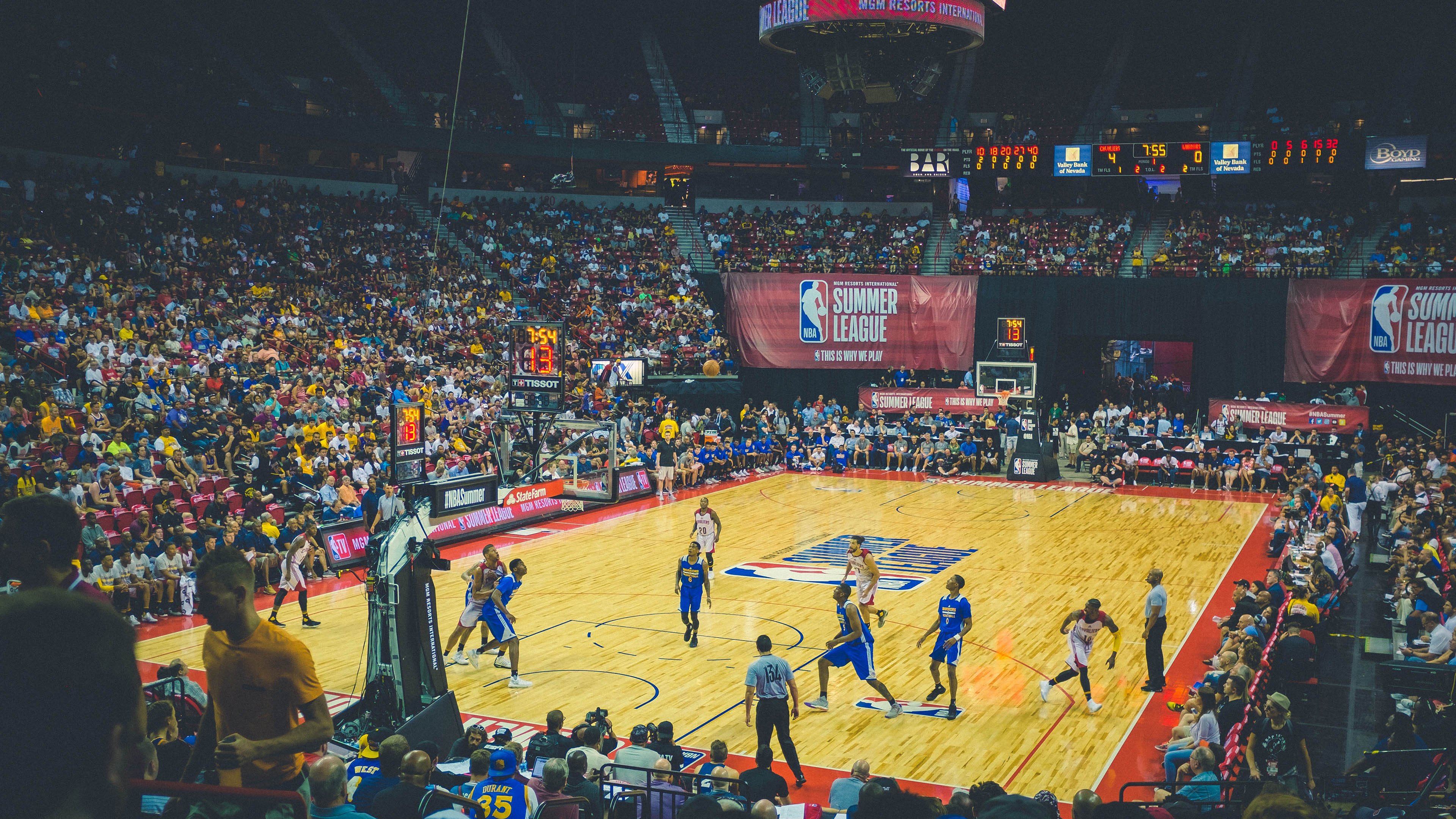 《星际争霸2》WCS与《魔兽争霸3》黄金联赛的经典回顾，星际争霸2历届wcs冠军